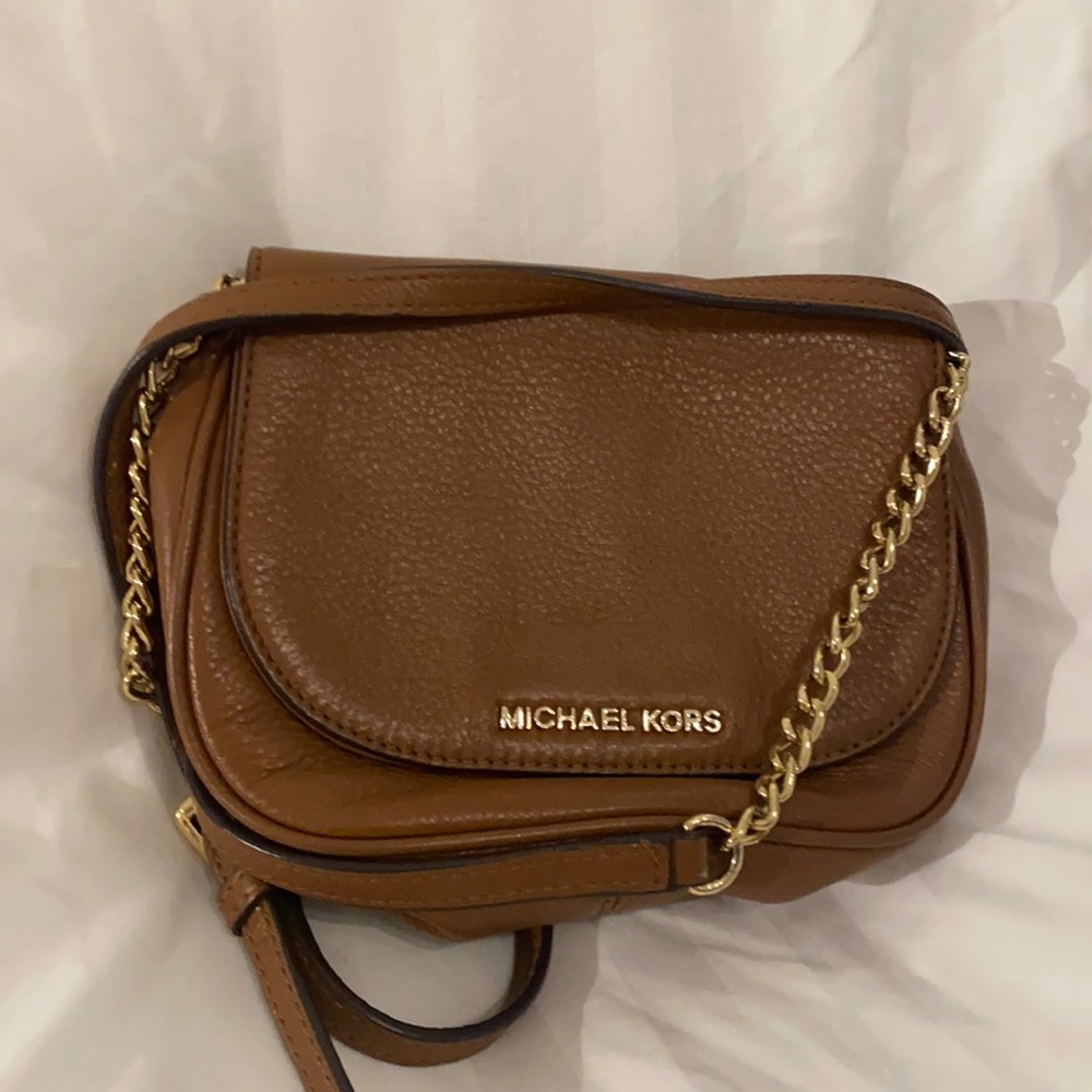 MK crossbody bag with chain